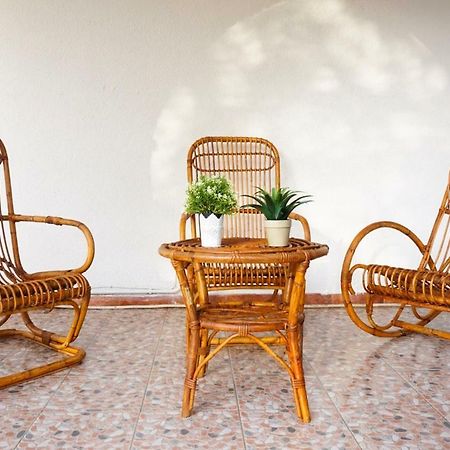 Villa Aurelia -Seafront Apartment With Patio Flumini di Quartu Dış mekan fotoğraf