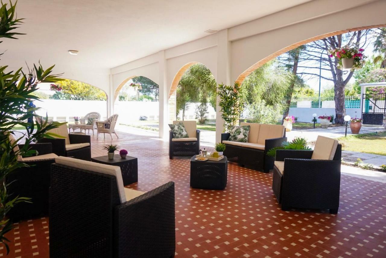Villa Aurelia -Seafront Apartment With Patio Flumini di Quartu Dış mekan fotoğraf