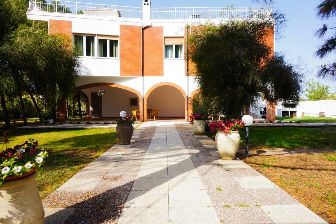 Villa Aurelia -Seafront Apartment With Patio Flumini di Quartu Dış mekan fotoğraf