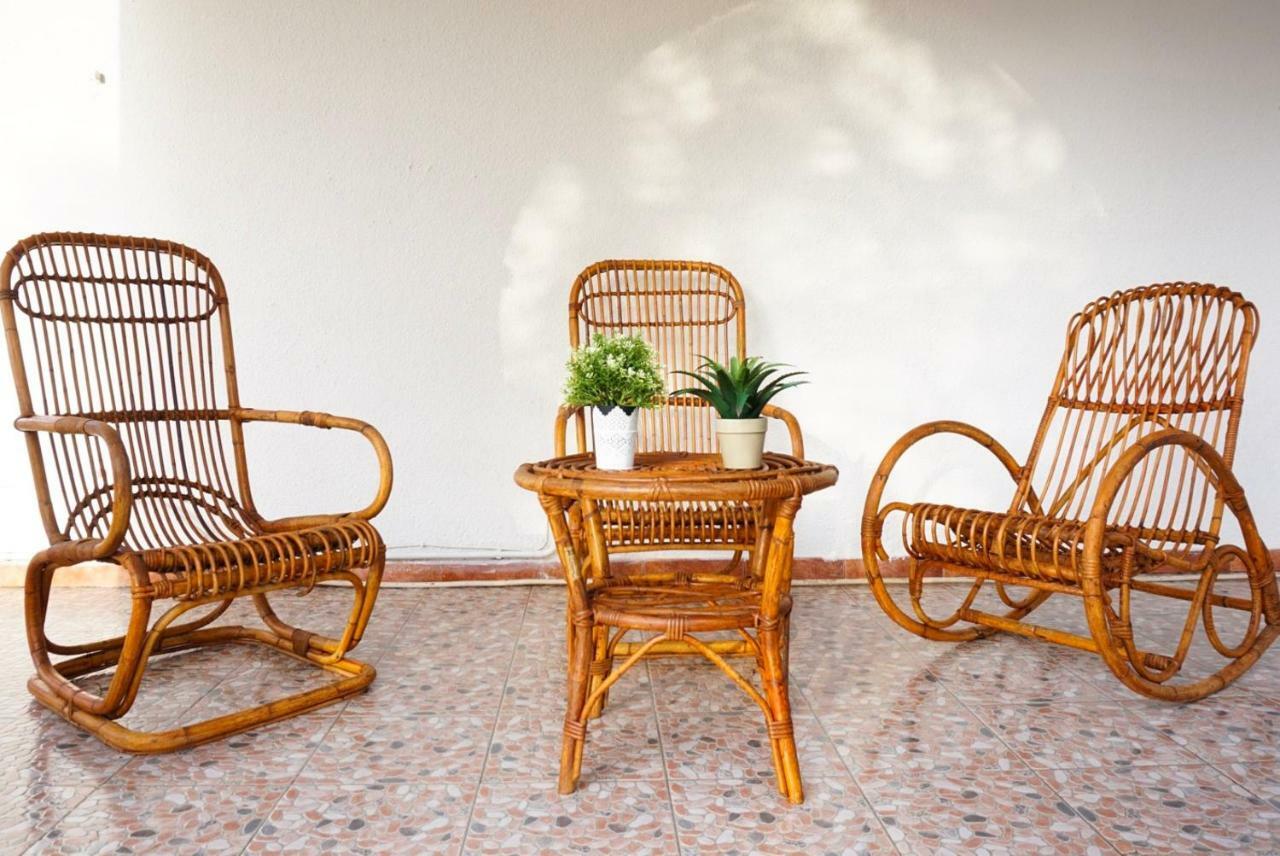 Villa Aurelia -Seafront Apartment With Patio Flumini di Quartu Dış mekan fotoğraf