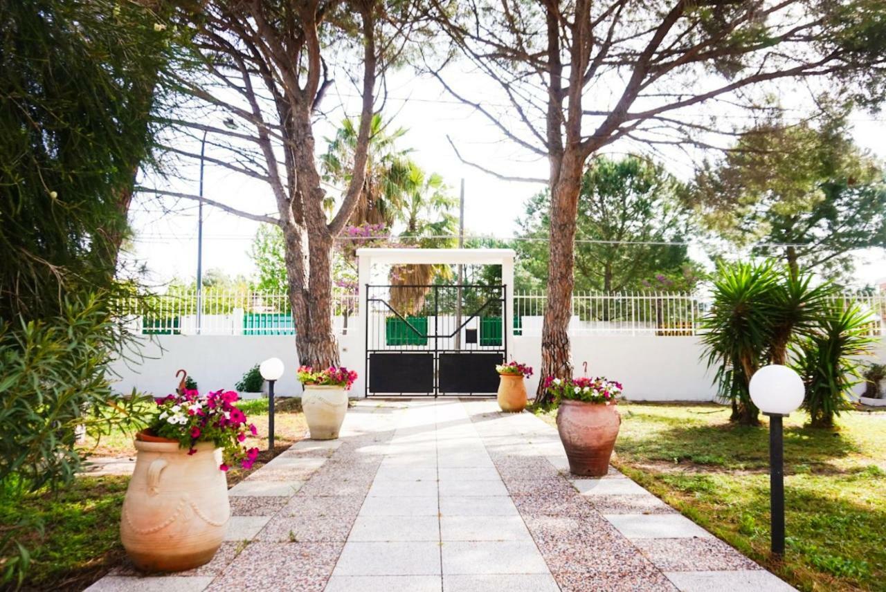 Villa Aurelia -Seafront Apartment With Patio Flumini di Quartu Dış mekan fotoğraf