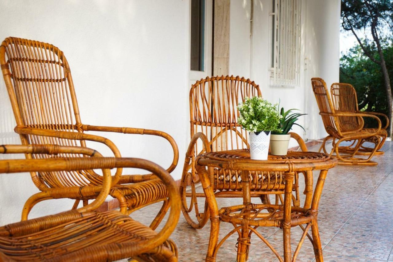 Villa Aurelia -Seafront Apartment With Patio Flumini di Quartu Dış mekan fotoğraf